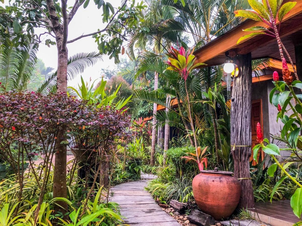 Huen San Fang hotel โรงแรมเฮือนแสนฝาง Exterior foto