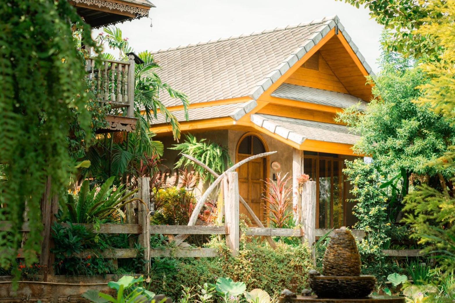 Huen San Fang hotel โรงแรมเฮือนแสนฝาง Exterior foto